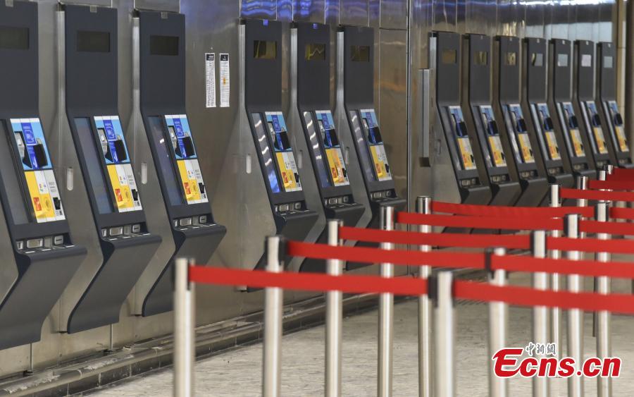 Photo taken on July 26, 2018 shows automated ticketing machines at the West Kowloon Station of the Guangzhou-Shenzhen-Hong Kong Express Rail Link that will open in September. The Hong Kong section of the Express Rail Link runs from the station in West Kowloon north to the Shenzhen-Hong Kong border, where it connects with the mainland section. (Photo: China News Service/Sheung Man Mak)