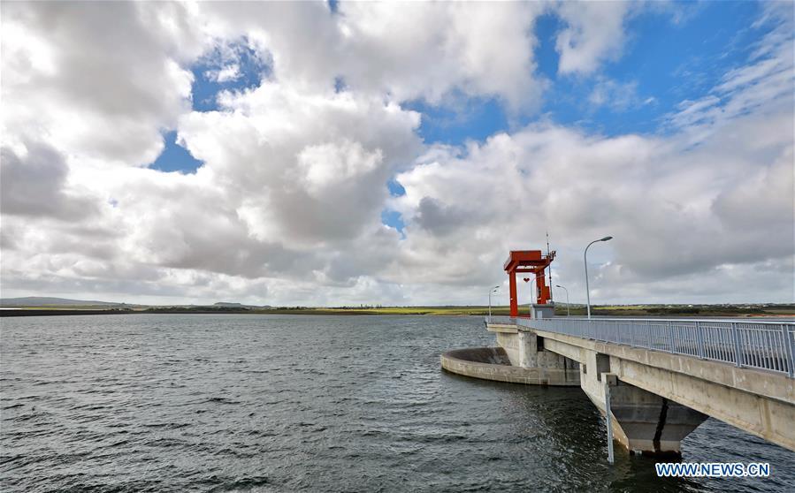 Photo taken on July 25, 2018 shows the Bagatelle dam, 22 kilometers southeast of Port Louis, capital of Mauritius. The pristine beaches in the Indian Ocean Archipelago of Mauritius have always fascinated well-heeled foreign tourists and the China-built Bagatelle dam, which was launched in June this year, has added another sparkle to the country\'s timeless beauty. (Xinhua/Wang Teng)
