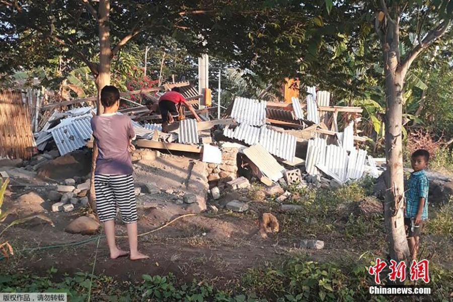A 6.4-magnitude earthquake hits southwest of Lelongken in Indonesia on July 29, 2018. (Photo/China News Service)
At least three people died as a powerful 6.4-magnitude earthquake hit southwest of Lelongken.