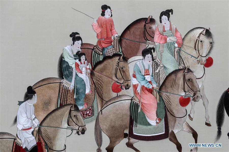 Photo taken on July 29, 2018 shows Suzhou embroidery version of a classic Chinese painting during an exhibition in Suzhou, east China\'s Jiangsu Province. The exhibition displayed Wang Qin\'s collections and creations of Suzhou embroidery version of classic Chinese painting works. (Xinhua/Yang Lei)