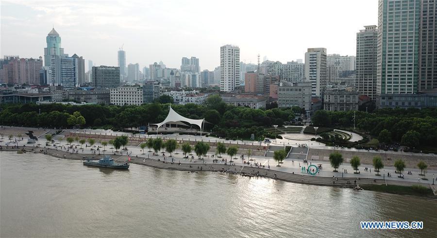 Aerial photo taken on Aug. 4, 2018 shows the scenery of the bank of the Wuhan section of the Yangtze River in Wuhan, capital of central China\'s Hubei Province. (Xinhua/Jin Liwang)