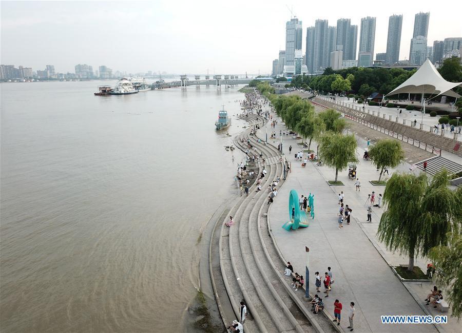 Aerial photo taken on Aug. 4, 2018 shows the scenery of the bank of the Wuhan section of the Yangtze River in Wuhan, capital of central China\'s Hubei Province. (Xinhua/Jin Liwang)