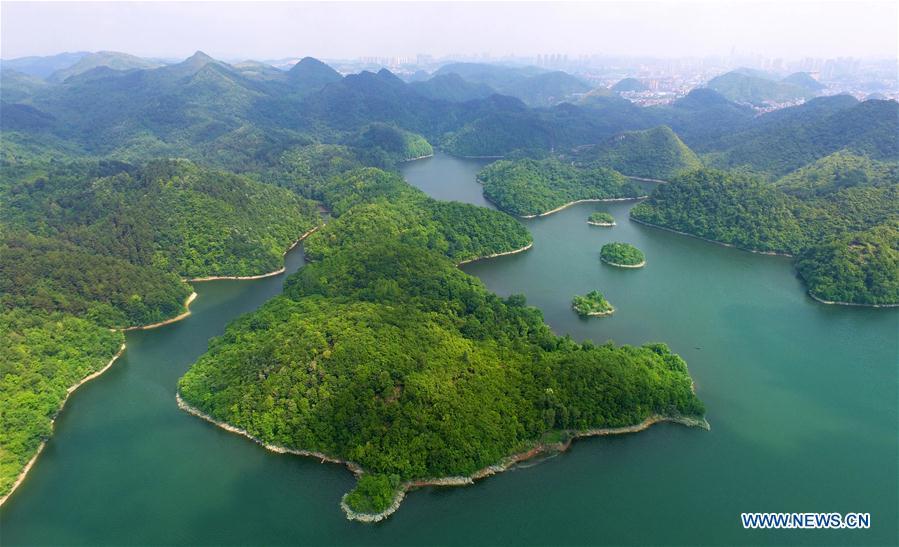 Aerial photo taken on May 17, 2018 shows the scenery of Aha wetland park in southwest China\'s Guizhou Province. (Xinhua/Qin Gang)