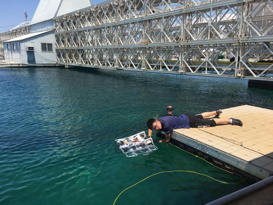 A Harbin Engineering University team wins the 21st RoboSub Competition in San Diego, California, the U.S., on Aug. 6, 2018. (Photo provided to chinadaily.com.cn)

After nearly one year\'s preparation by its 35 members, the team\'s outstanding performance in the competition surpassed the other 46 teams from different universities, including Massachusetts Institute of Technology and Cornell University.

Their top performance also helped China become the third country in the world to win the contest. The others are the U.S. and Canada.