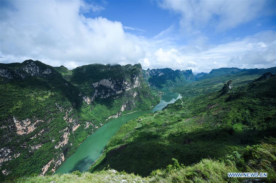 Photo taken on Aug. 7, 2018 shows the scenery of Beipanjiang river valley in Zhenfeng County, southwest China\'s Guizhou Province. (Xinhua/Tao Liang)