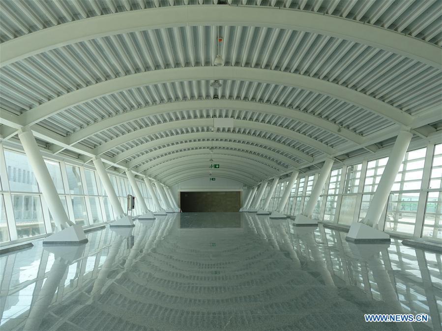 Photo taken on Aug. 10, 2018 shows the passenger boarding corridor of the new Algiers Airport in Algeria. The construction of new Algiers Airport by China State Construction Engineering Corporation (CSCEC) will be completed soon. (Xinhua)