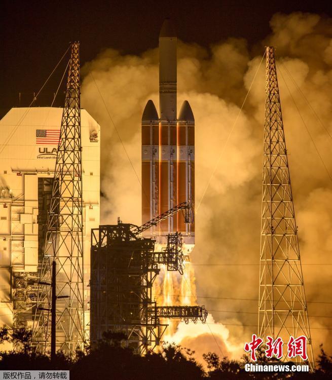 NASA\'s Parker Solar Probe, the fastest spacecraft in history, blasts off atop a Delta IV Heavy rocket in the U.S. state of Florida on Sunday, on a mission to study the Sun at closer range than any other spacecraft. (Photo/Agencies)