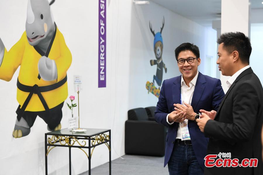 Kenneth Fok visits the press center for the 2018 Asian Games in Palembang, Indonesia, Aug. 15, 2018. A total of 11,300 athletes from 45 National Olympic Committees will compete in the Asian Games set to be played from August 18 to September 2, according to the latest data from the Olympic Council of Asia. (Photo: China News Service/Wang Dongming)