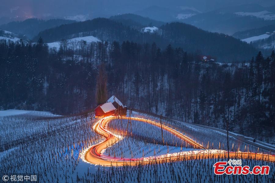 File photo shows a heart-shaped  road. (Photo/VCG)