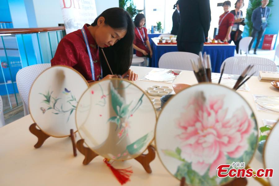 The media center for the Forum on China-Africa Cooperation (FOCAC) starts trial operation in Beijing, Aug. 29, 2018. Covering about 8,300 square meters, the center has eight functional zones, including an area for press conferences and cultural display. The FOCAC was founded in 2000 and its membership had grown by June to include China, 53 African countries with diplomatic relations with China and the African Union Commission, according to the FOCAC website. (Photo: China News Service/Fu Tian)