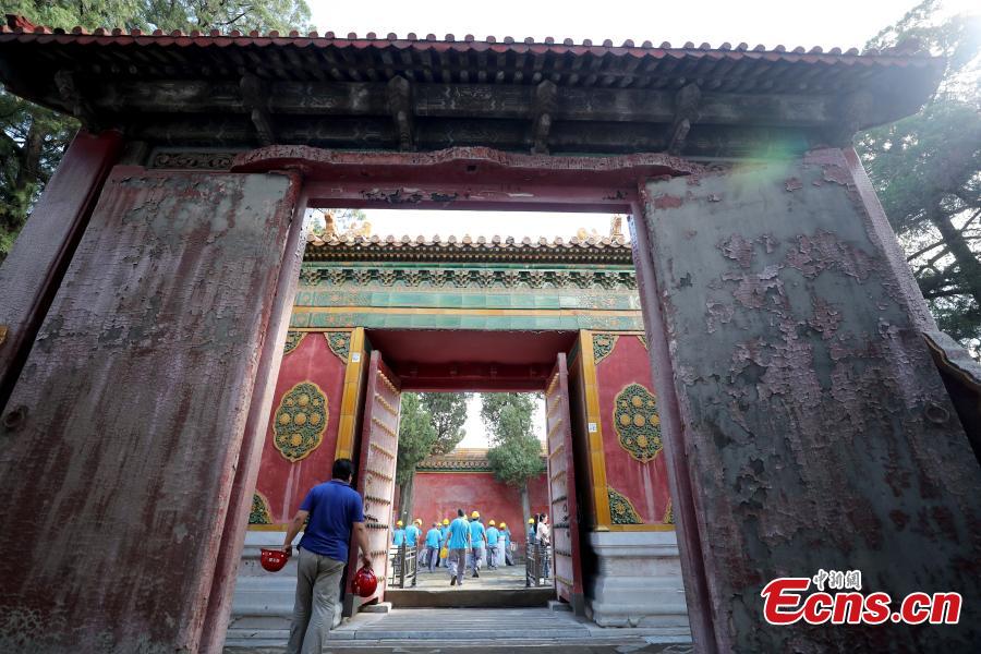 After preparing for two years, the research project into the restoration and conservation of The Hall of Mental Cultivation was launched on September 3, 2018 at the Palace Museum. Preparations began in December 2015, when collections inside the hall were labeled, recorded, restored and studied. The restoration work will cover 7,707 square meters, including 13 ancient buildings along with the doors and screen wall. (Photo: China News Service/Zhang Yu)