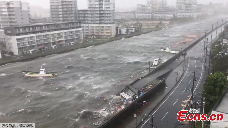 Boats float along with debris during Typhoon Jebi in Nishinomiya City, Hyogo Prefecture, Japan September 4, 2018, in this still image taken from a video obtained from social media.(Photo/Agencies)