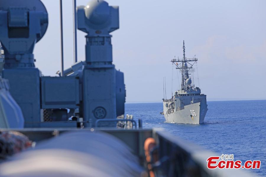 Warships take part in Exercise KAKADU 2018 at sea off the coast of Darwin, Australia, Sept. 6, 2018. The joint exercise was hosted by the Royal Australian Navy and supported by the Royal Australian Air Force. This year\'s event involves the participation of 27 countries, including China, Bangladesh, Canada, Chile, France, India, Indonesia, Japan, New Zealand, Philippines, Republic of Korea. (Photo: China News Service/Xu Guang)