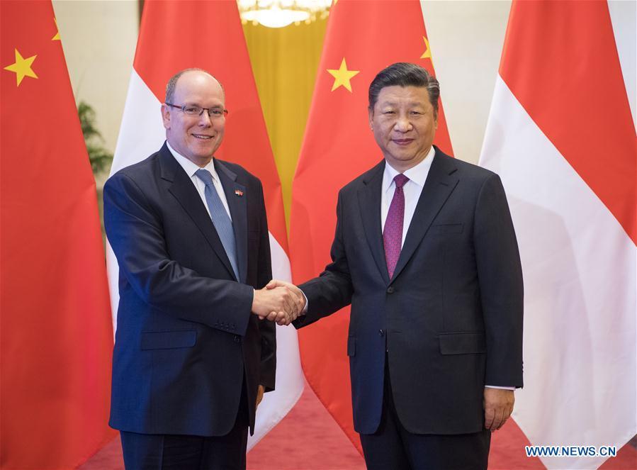 Chinese President Xi Jinping (R) holds a welcome ceremony for Prince Albert II, head of state of the Principality of Monaco, before their talks at the Great Hall of the People in Beijing, capital of China, Sept. 7, 2018. (Xinhua/Li Xueren)

Chinese President Xi Jinping on Friday held talks with Prince Albert II, head of the state of the Principality of Monaco, pledging to further promote bilateral friendly ties with the European country to bear new fruits.
Hailing Prince Albert II and the Monaco royal family for their commitment to developing relations with China, Xi said Monaco has followed a development path with its own features.
Though far away from each other, China and Monaco have set a model of friendship and common development between big and small countries as the two countries respect each other and treat each other on an equal footing, said Xi.
\