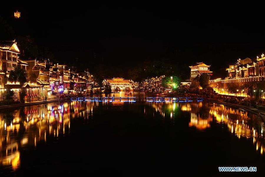 Photo taken on Sept. 7, 2018 shows the night view of Fenghuang old town in Fenghuang County, central China\'s Hunan Province. Fenghuang, which means \