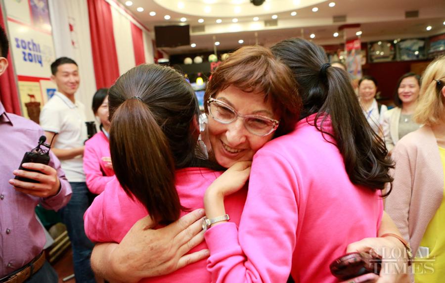 On Sunday, 41 of 1,208 Chinese youngsters who survived the 2008 Wenchuan earthquake revisited the Children\'s Center at Vladivostok in Russia’s Far East where they had been sent to recuperate 10 years ago. Some teenagers were overtaken by emotions to have a reunion with their teachers with whom they spent three weeks after the devastating temblor. (Photo: Li Hao/GT)