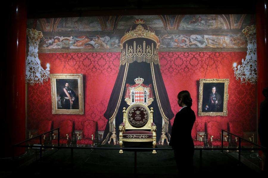 A royal throne made in 1881 for Prince Charles III is a highlight during the ongoing exhibition from Monaco in the Palace Museum. (Photo/China Daily)
\
