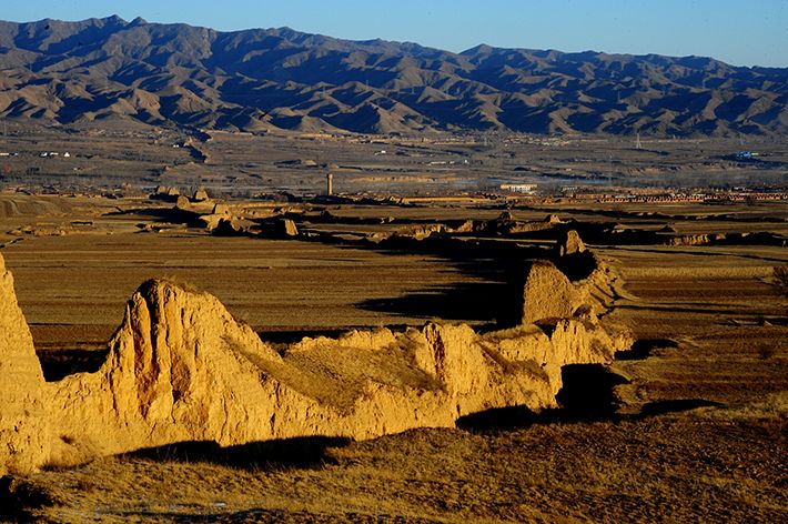 The relics of Great Wall of Datong. (Photo by Li Yi and Han Jianjun/for chinadaily.com.cn)