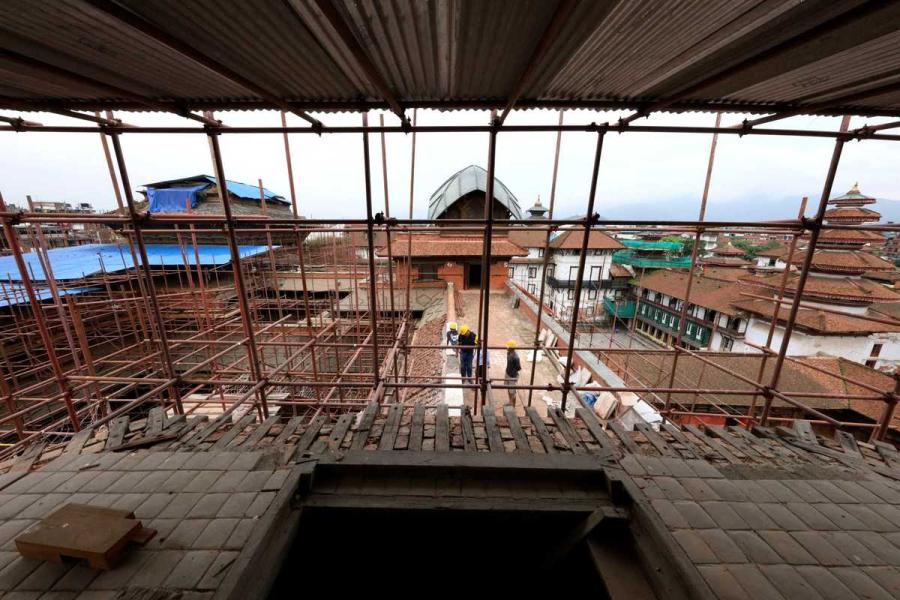 Restoration work on the nine-story Basantapur Tower in Kathmandu, the capital of Nepal, began last year and is scheduled to last for five years. (Photo/China Daily)

More projects on the way

More places in Asia are now benefiting from the academy\'s expertise.

On April 25, 2015, a devastating earthquake hit Nepal, leaving the World Heritage sites there in danger. According to research by the academy, 17 percent of the architecture in Kathmandu Durbar Square in the Nepalese capital collapsed or was destroyed by the quake. When UNESCO called for different countries to join hands to restore the relics, China responded quickly.

Restoration of the nine-story Basantapur Tower, which dates to 1770, began last year and is scheduled to last for five years. The site, covering 5,600 sq m, housed a former royal palace, but the tower was in ruins when Yuan arrived.

\