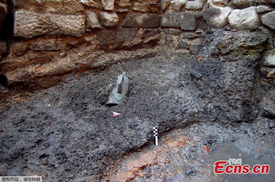 About 300 Roman-era gold coins were unearthed beneath what once was an Italian theater. The rare treasure was found by construction workers building an apartment complex at the previous site of the historic Cressoni Theater in northern Italy, which closed in the 1990s. What appears to be a soapstone vase or jar held the coins, believed to be from 474 B.C. (Photo/Agencies)