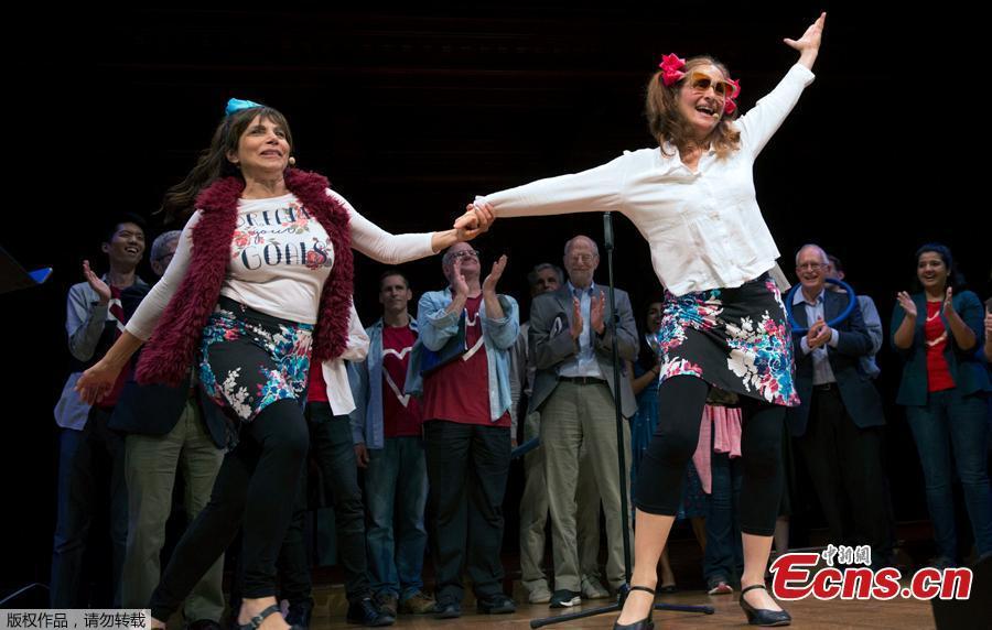 Maria Ferrante, right, and Jan Hadland perform in the Broken Heart Opera during Ig Nobel award ceremonies at Harvard University in Cambridge, Mass., Thursday, Sept. 13, 2018. (Photo/Agencies)