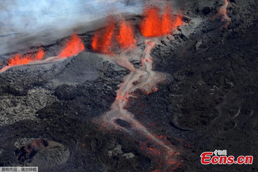 Dramatic pictures show lava and steam spewing from a volcano on the Indian Ocean island of Reunion on Sept. 15, 2018, according to the Piton de la Fournaise volcano observatory (OVPF). (Photo/Agencies)