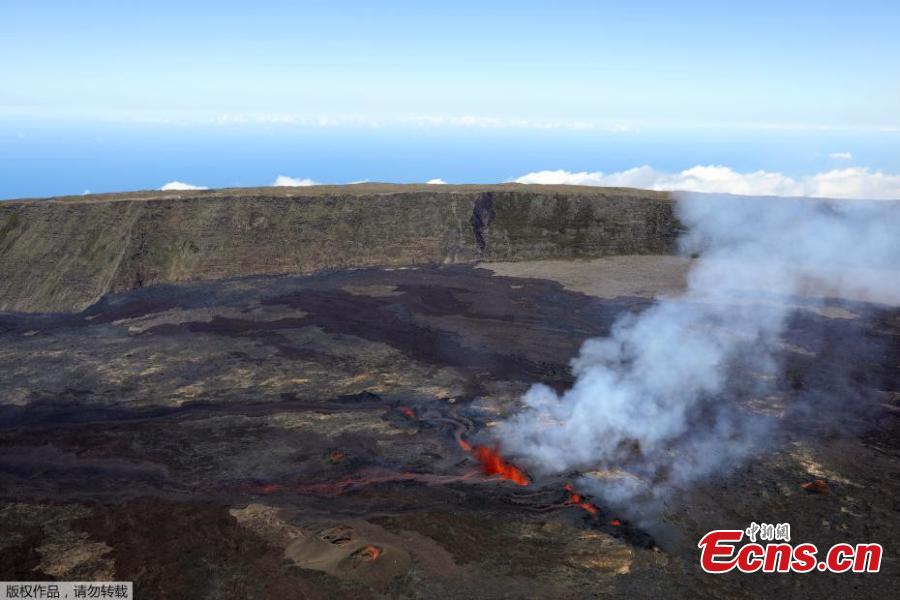 Dramatic pictures show lava and steam spewing from a volcano on the Indian Ocean island of Reunion on Sept. 15, 2018, according to the Piton de la Fournaise volcano observatory (OVPF). (Photo/Agencies)