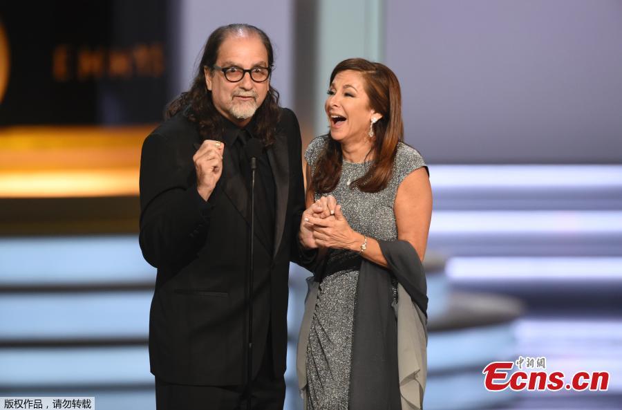 Outstanding Directing For A Variety Special Emmy winner Glenn Weiss proposes to his girlfriend Jan Svendsen at the Television Academy’s 70th Annual Emmy Awards in Los Angeles, California, U.S. Sept. 17, 2018. (Photo/Agencies)