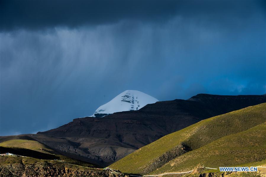 Photo taken on Sept. 13, 2018 shows a view of 6,656-meter-high Mount Kangrinboqe, main peak of the Gangdise Range, in Pulan County of Ali Prefecture, southwest China\'s Tibet Autonomous Region. (Xinhua/Dainzin Nyima Choktrul)