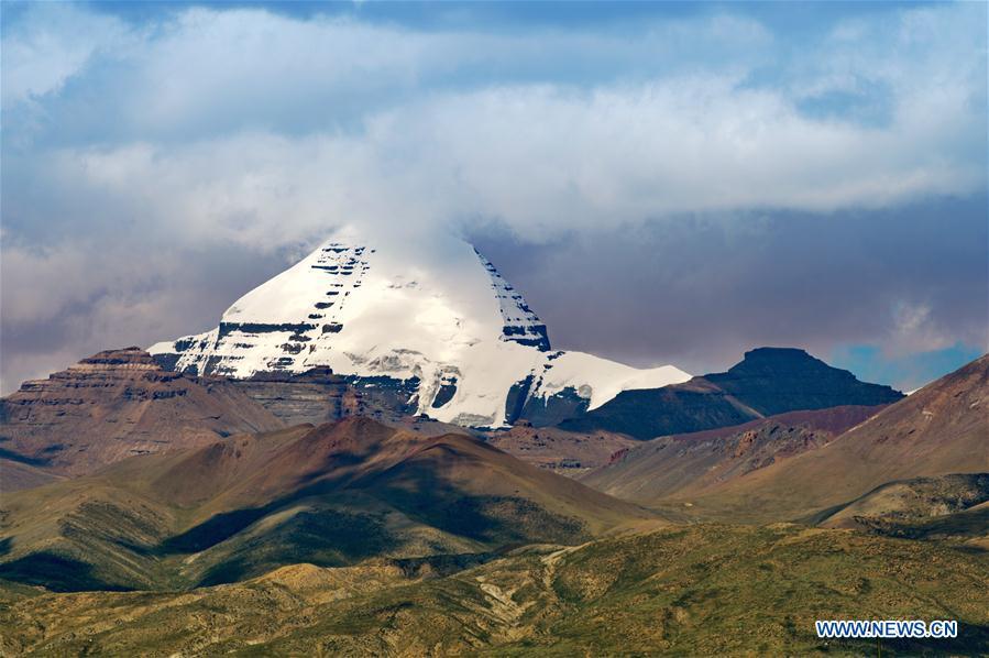 Photo taken on Sept. 13, 2018 shows a view of 6,656-meter-high Mount Kangrinboqe, main peak of the Gangdise Range, in Pulan County of Ali Prefecture, southwest China\'s Tibet Autonomous Region. (Xinhua/Dainzin Nyima Choktrul)