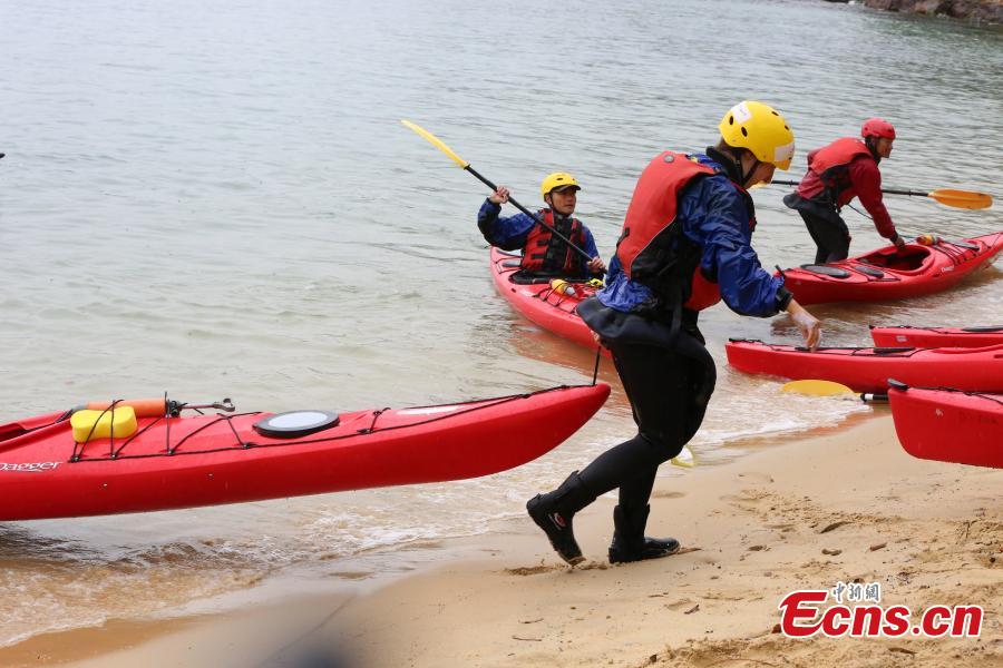 Servicewomen from China and Australia during a joint military training exercise called  Exercise Pandaroo 2018 in Sydney, Australia, Sept. 26, 2018. Ten members from each of the two countries\' armies participated in the training. (Photo: China News Service/Tao Shelan)