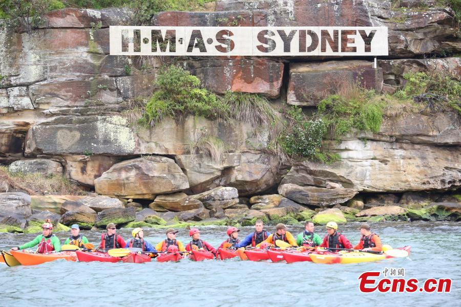 Servicewomen from China and Australia during a joint military training exercise called  Exercise Pandaroo 2018 in Sydney, Australia, Sept. 26, 2018. Ten members from each of the two countries\' armies participated in the training. (Photo: China News Service/Tao Shelan)