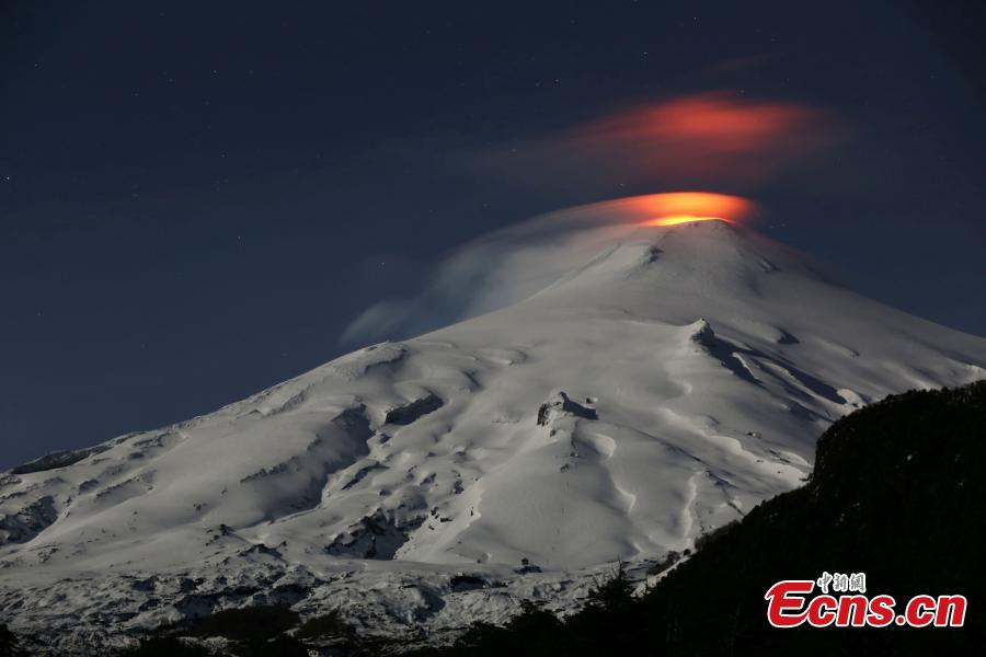 The Villarica volcano near Pucon, Chile shows signs of activity, Sept. 24,2018. Villarrica Volcano is among the most active in South America. (Photo/Agencies)