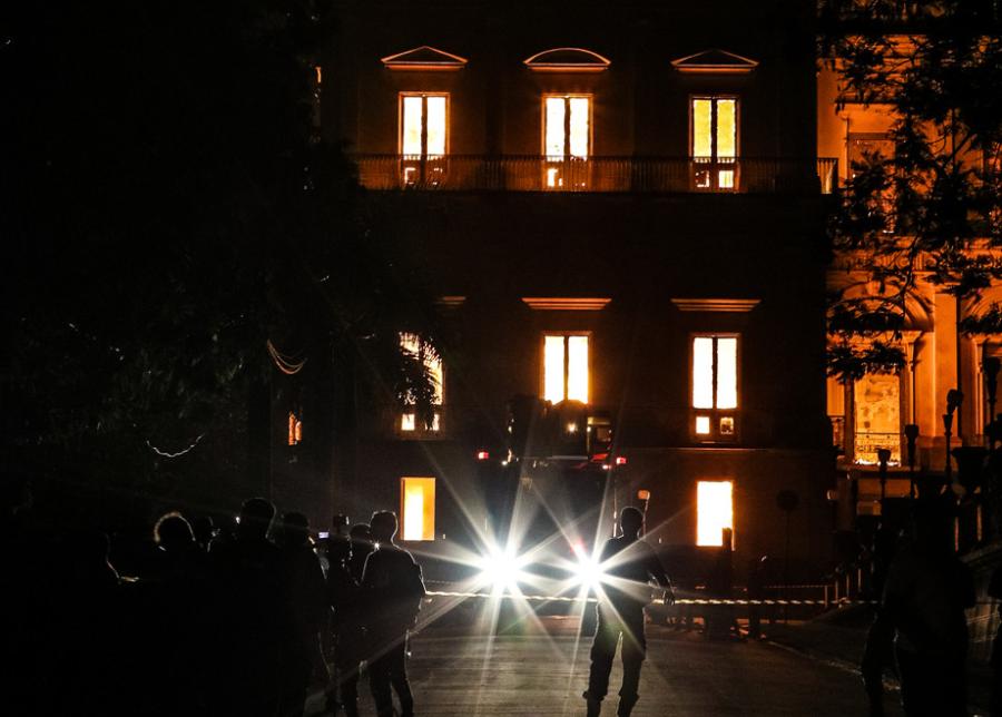 Fire sweeps through the National Museum of Brazil in Rio de Janeiro on Sept 3. (Photo/CHINA DAILY)

Asked how many fire hydrants there are in the Forbidden City, Du replied instantly, \