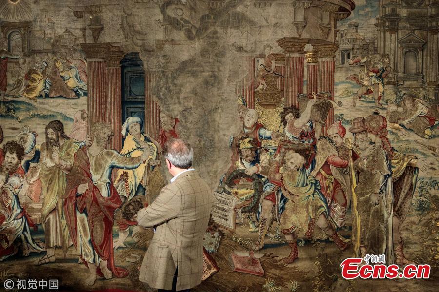 A tapestry commissioned by Henry VIII in the 1530s and thought to have been destroyed has been uncovered in Spain. It was the King\'s prized possession and ultimate show of wealth - 20 ft wide and woven with gold and silver. It was last seen in Windsor Castle in 1770. (Photo/VCG)