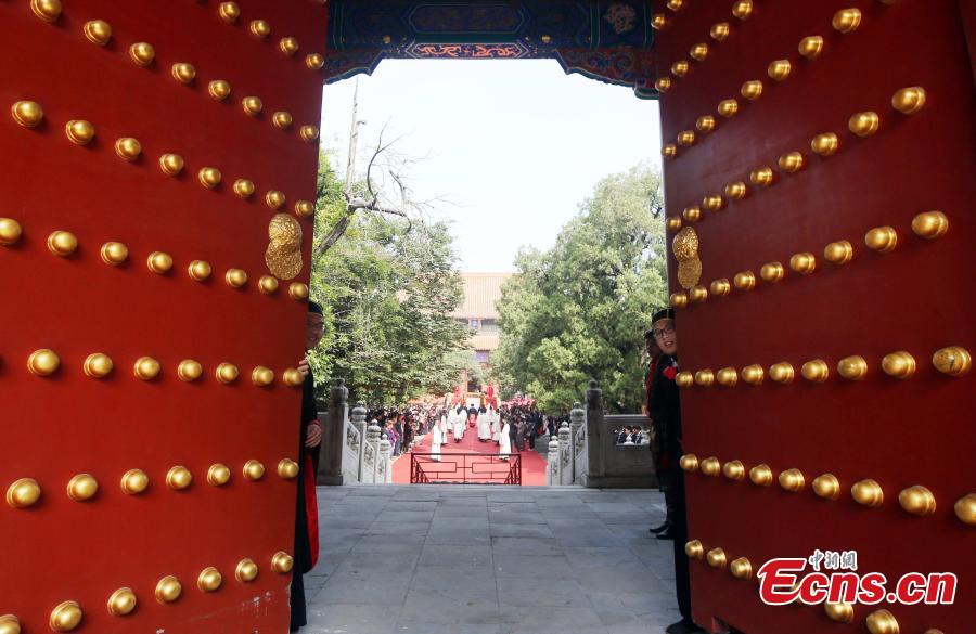 Participants wearing traditional costumes perform during a ritual to mark the 2,569th birthday of Confucius atthe Temple of Confucius in Beijing, Sept. 28, 2018. Confucius (551 BC-479 BC) was a great thinker, philosopher, and educator in ancient China. Confucius and his philosophy have profoundly influenced the Chinese politics, values and ethics. (Photo: China News Service/Bian Zhengfeng)