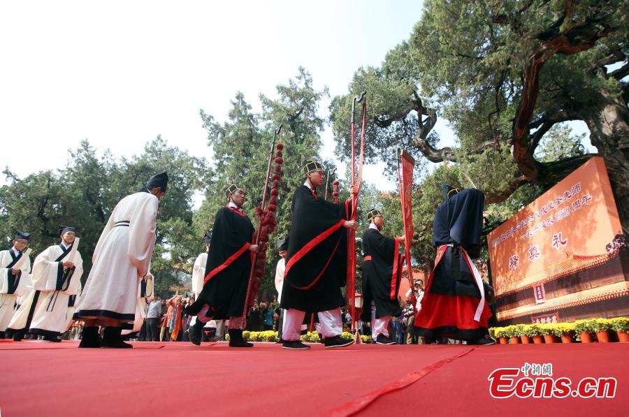 Participants wearing traditional costumes perform during a ritual to mark the 2,569th birthday of Confucius atthe Temple of Confucius in Beijing, Sept. 28, 2018. Confucius (551 BC-479 BC) was a great thinker, philosopher, and educator in ancient China. Confucius and his philosophy have profoundly influenced the Chinese politics, values and ethics. (Photo: China News Service/Bian Zhengfeng)