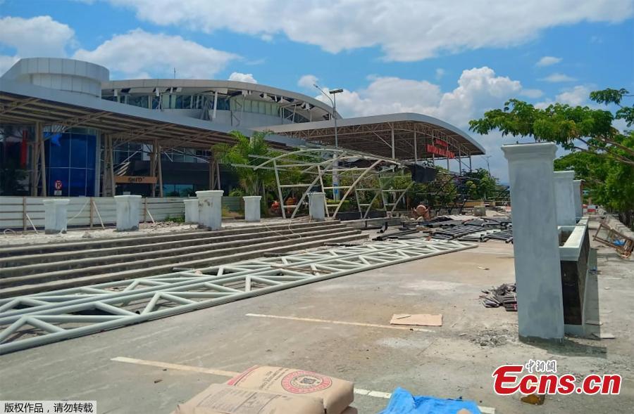 A broken canopy is seen outside of The Mutiara Sis Al Jufri airport after an earthquake hit in Palu, Indonesia Sulawesi Island, September 29, 2018.  (Photo/Agencies)