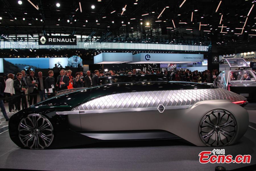 A Renault EZ-Ultimo autonomous electric concept car is presented during the Paris Motor Show. (Photo: China News Service/Li Yang)