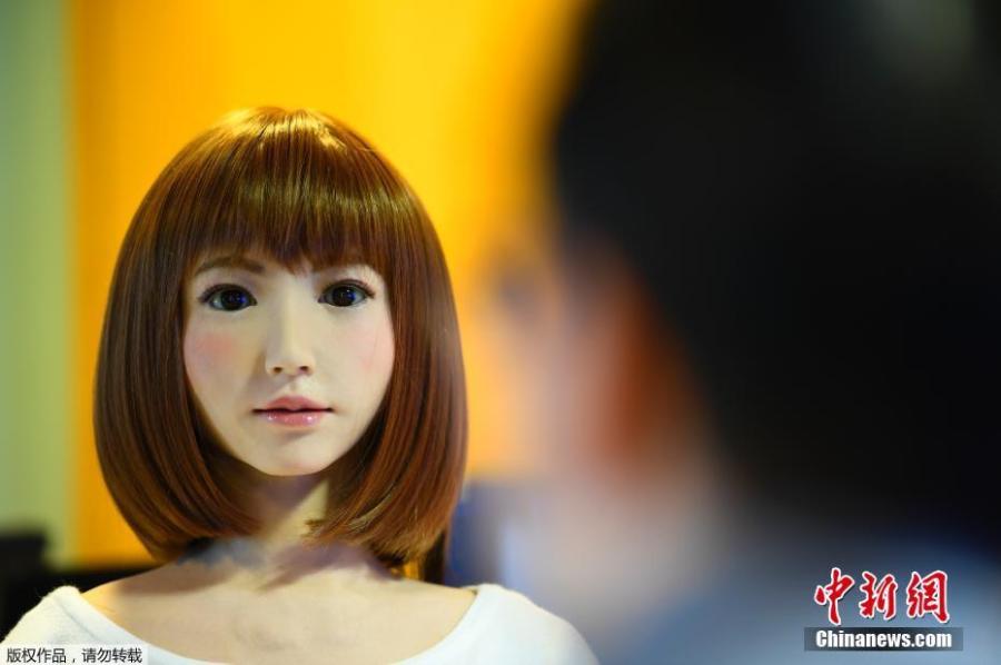 A robot created by Japan\'s Hiroshi Ishiguro Laboratories called Erica is presented at the IROS 2018 International Conference on Intelligent Robots on Oct. 5, 2018 in Madrid. (Photo/Agencies)