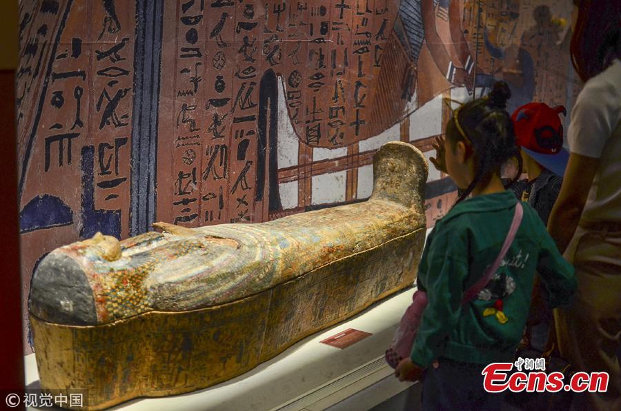 This photo taken on Oct. 7, 2018 shows cultural relics of Ancient Egypt displayed at a museum in Zhejiang.  (Photo: VCG/Yin Fujun)