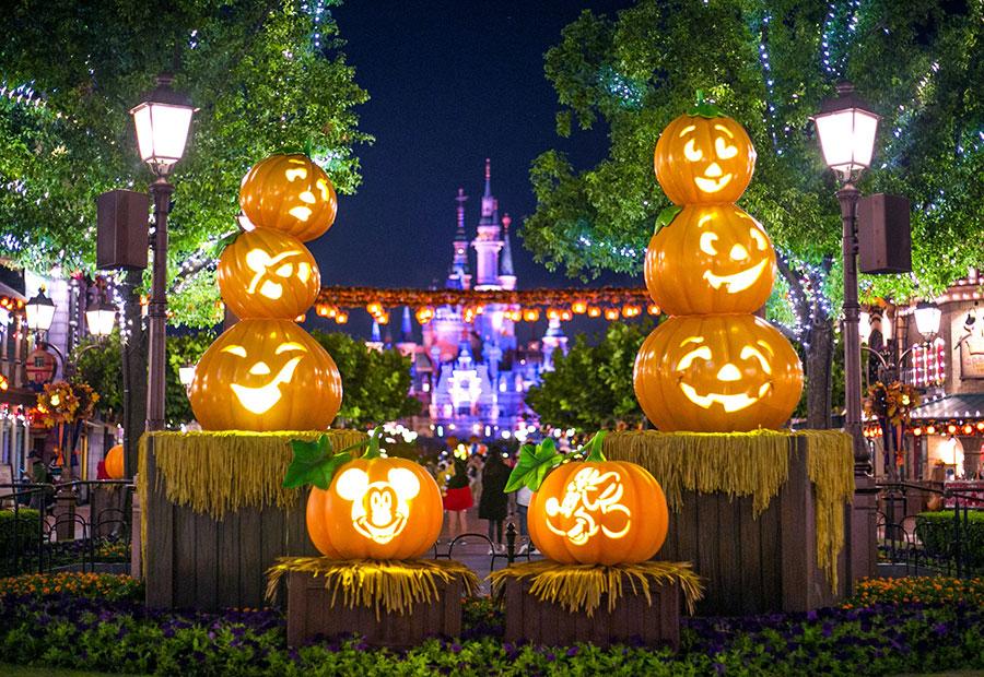 This fall, spooky fun and entertainment can be found all over Shanghai Disney Resort as the Halloween season returns in full force. Until Nov. 4, guests can find mysterious events, special parties, Halloween-themed treats, decorations, and more, with many not-so-scary surprises designed to help guests experience the magic of the season. (Photo provided to China Daily)