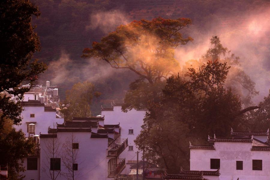 Autumn scenery of an ancient village in Wuyuan county, Jiangxi Province, Oct. 12, 2018. (Photo/Asianewsphoto)