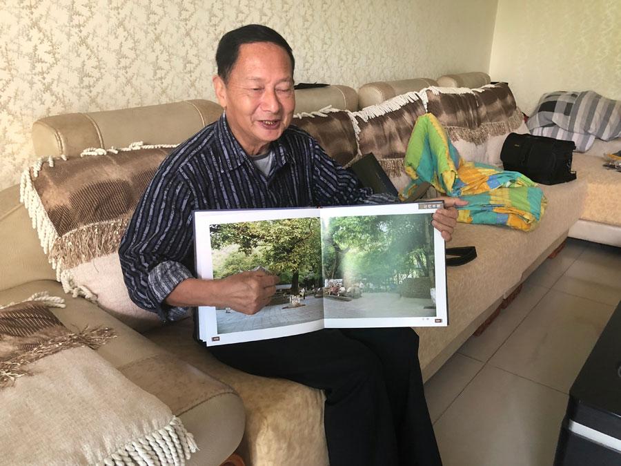 Zheng Ruishun, 78, an amateur photographer in Fengdu county in Chongqing, has been recording the changes in his hometown since China\'s reform and opening up in 1978. (Photo provided to chinadaily.com.cn)

In the past four decades, he has taken over 30,000 photos. His works have been published in several photo albums and exhibited in France.