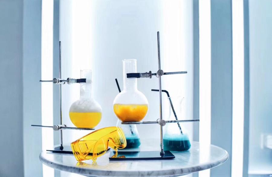 Blank Lab cocktails (Photo/CGTN)

As for the future potential of this type of cuisine, Tong Ling, secretary general of the China Cuisine Association, suggested that as the consumption demand upgrades, sensational foods that are visually alluring will attract more youngsters, whose ages are usually under 30.

\