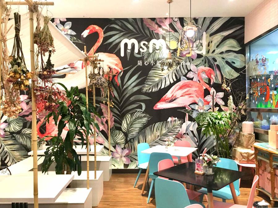 The interior of Ming Kitchen (Photo/CGTN)

When people discuss popular foods online, what is the first thing that springs to your mind? As today\'s living standards improve, the pursuit of delicious food goes beyond the taste buds. In recent years, sensational food that is as visually appealing as it is tasty is making waves online, and carving out a piece of the market.

But will this kind of food become a new trend in the food industry? How far will it go in the future?

Mudflow cakes, also known as \