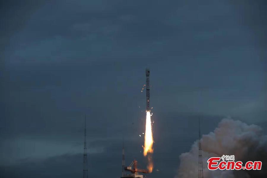 A Long March-4B carrier rocket with HY-2B, a new satellite for ocean observation, blasts off from the Taiyuan Satellite Launch Center in Shanxi Province, Oct. 25, 2018. (Photo: China News Service/Zheng Taotao)