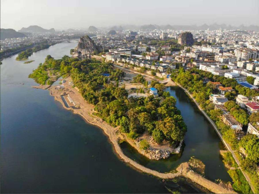 A bird\'s-eye view of Fulongzhou island in Guilin.(Photo/CGTN)

\