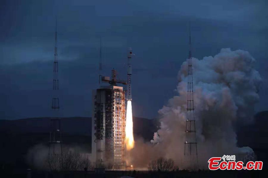 A Long March-4B carrier rocket with HY-2B, a new satellite for ocean observation, blasts off from the Taiyuan Satellite Launch Center in Shanxi Province, Oct. 25, 2018. (Photo: China News Service/Zheng Taotao)