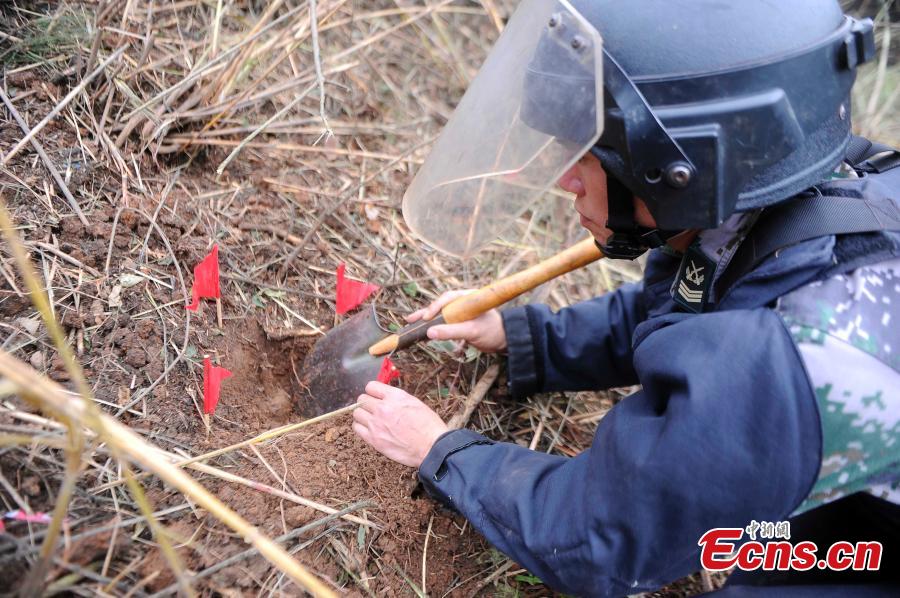 A PLA solider in a mine clearance operation in border city of Pingxiang, South China\'s Guangxi Zhuang Autonomous Region. The PLA soldiers detonated on Thursday, Oct. 25, 2018 the last mine in a minefield in Pingxiang. The operation marked the completion of a years-long landmine-sweeping mission in the Guangxi section of the Sino-Vietnam border, clearing the dangerous historical legacy that has hindered border development. (Photo: China News Service/Jiang Xuelin)